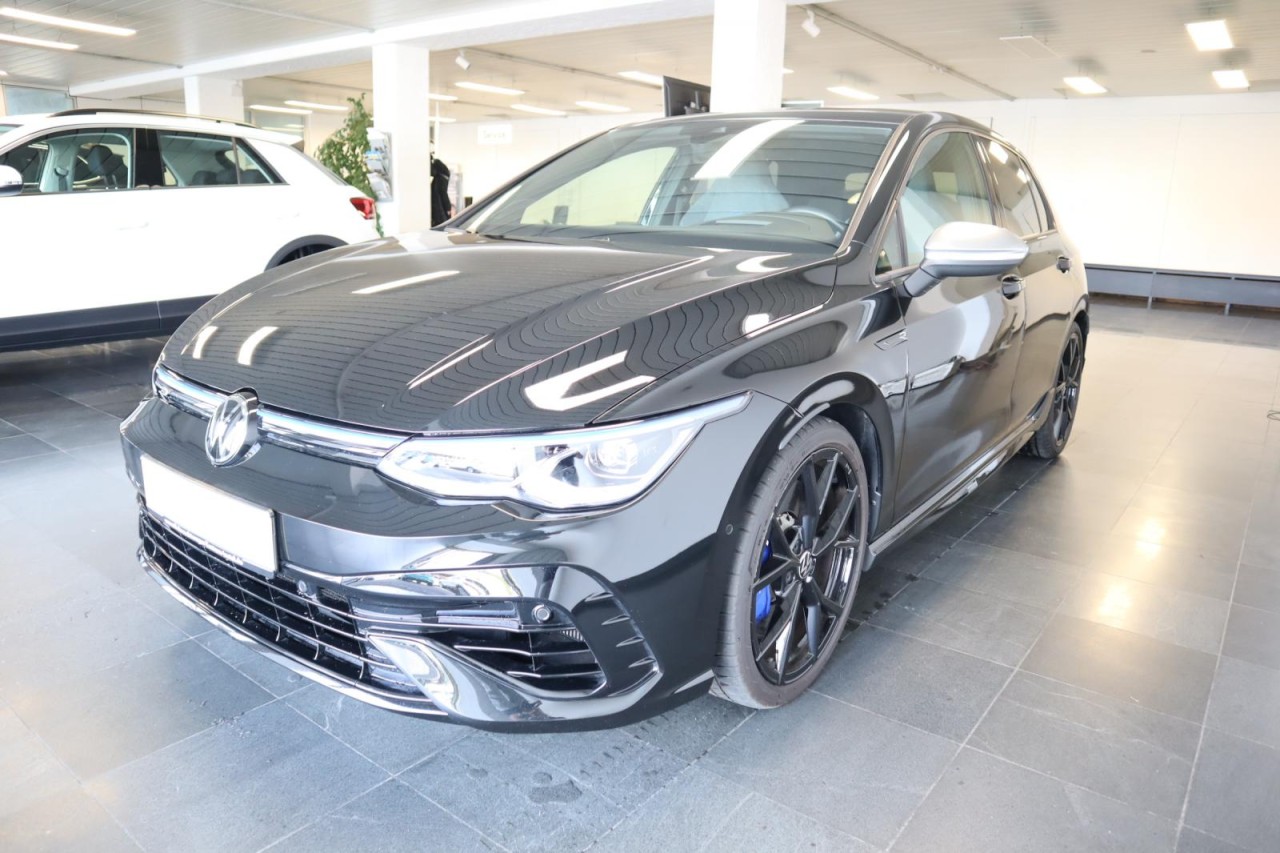 Golf VIII R 2,0 TSI DSG 4Motion (LED+DCC+RearView)