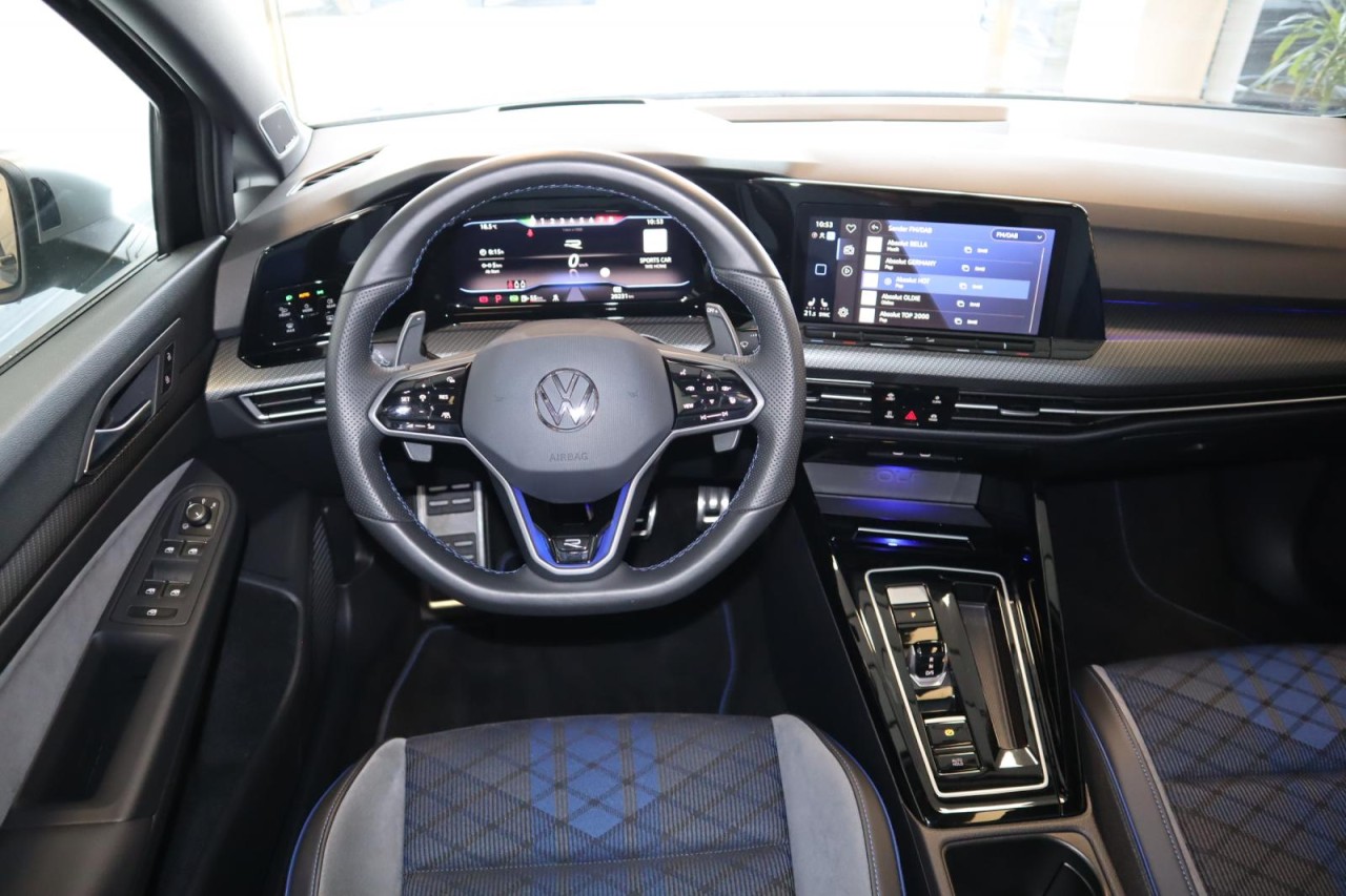 Golf VIII R 2,0 TSI DSG 4Motion (LED+DCC+RearView)