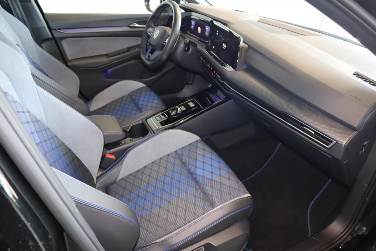 Golf VIII R 2,0 TSI DSG 4Motion (LED+DCC+RearView)