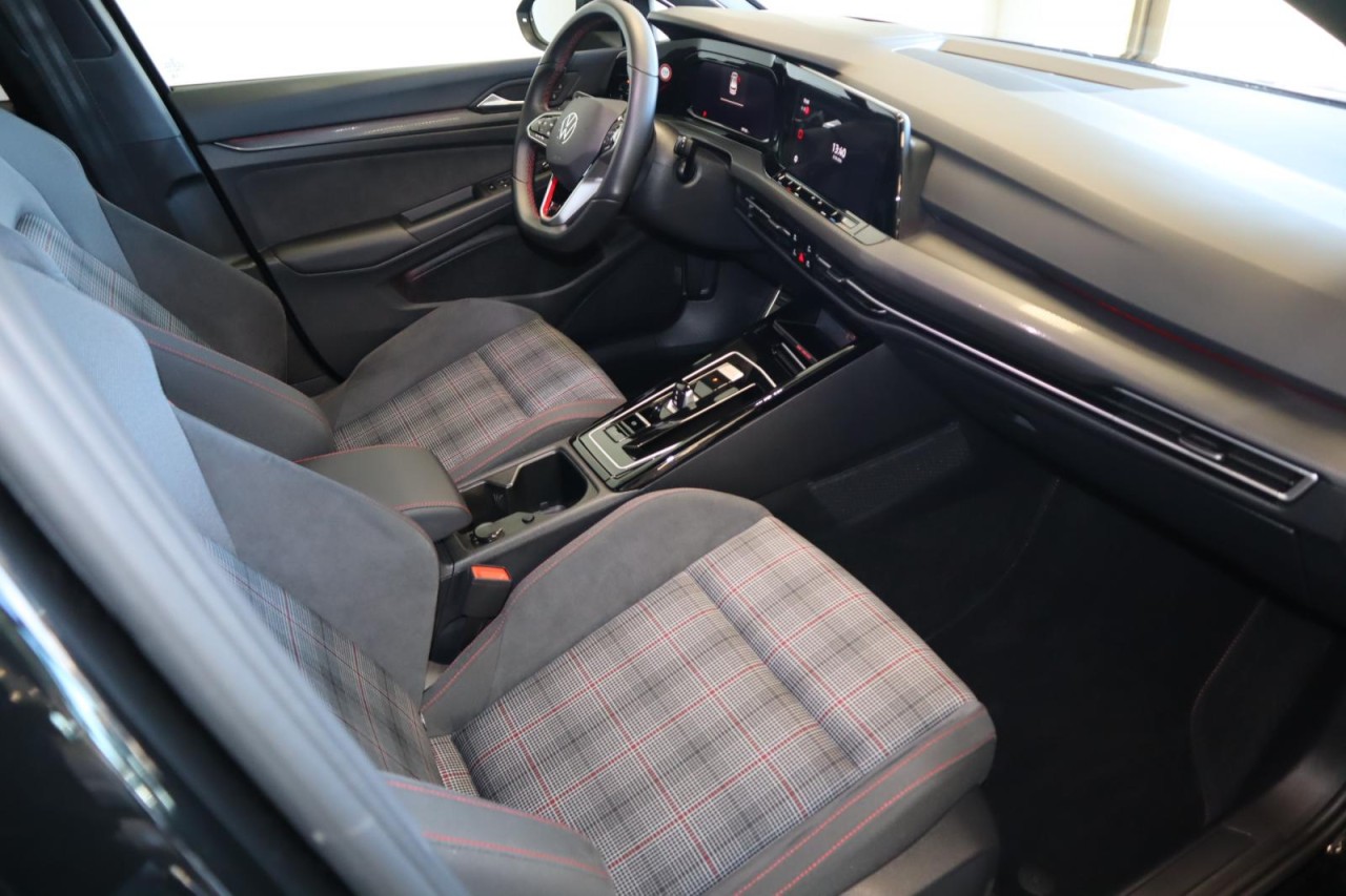 Golf VIII GTI 2,0 TSI DSG (AHK+LED+Navi) Klima