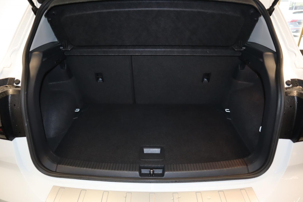 T-Cross 1,0 TSI DSG Style (AHK+LED+Sitzhzg.)