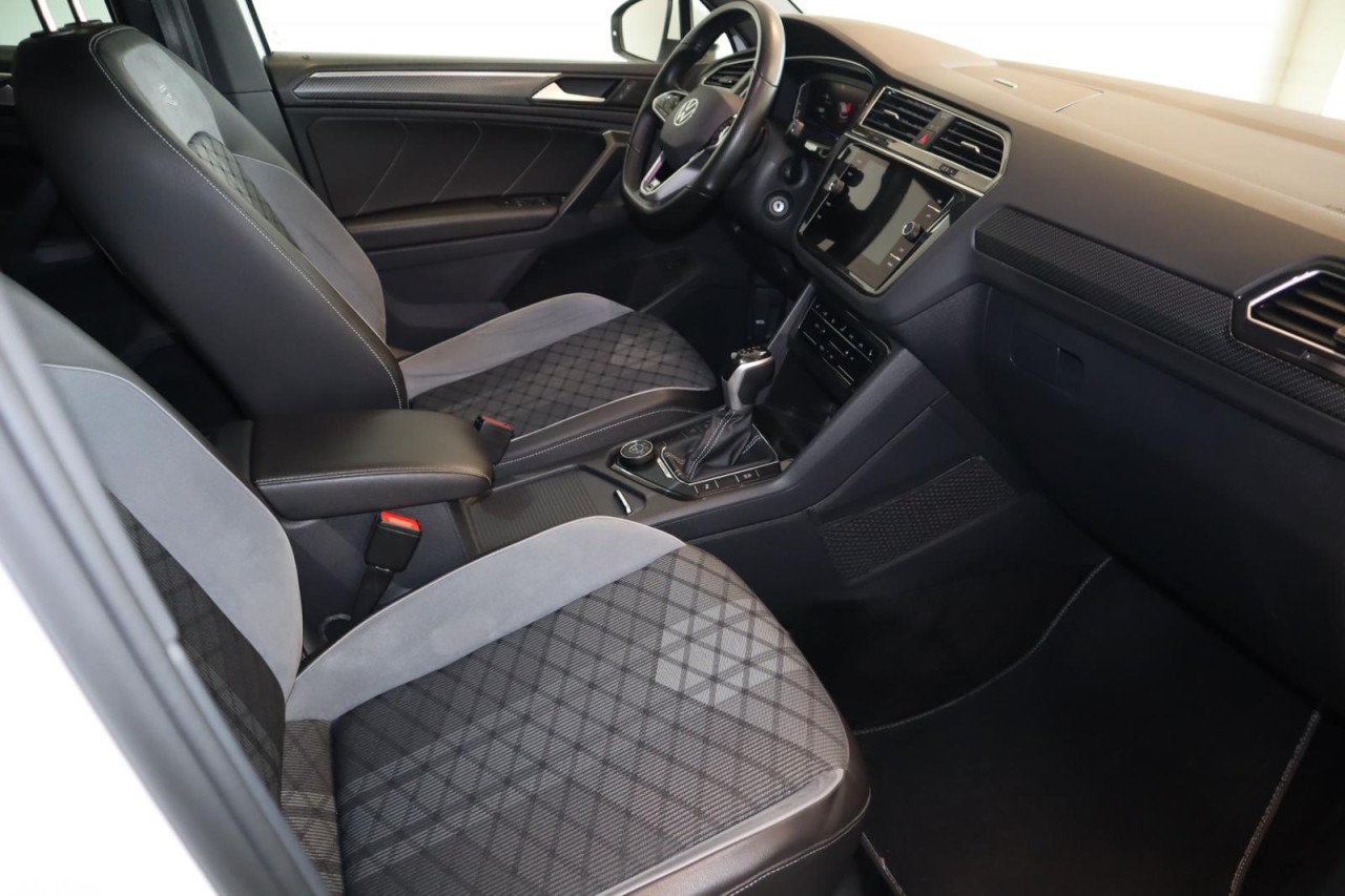 Tiguan 2,0 TSI DSG 4Motion R-Line (AHK+Navi)