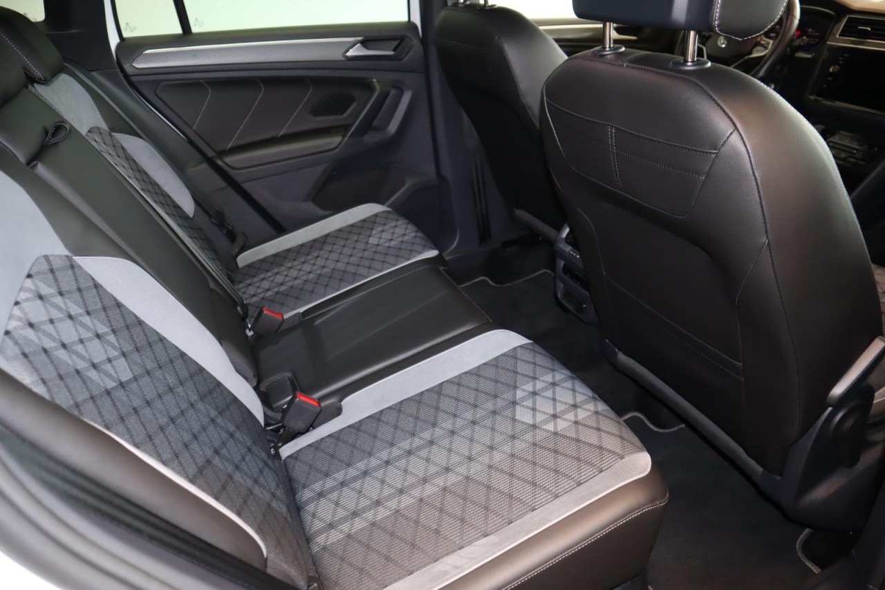 Tiguan 2,0 TSI DSG 4Motion R-Line (AHK+Navi)