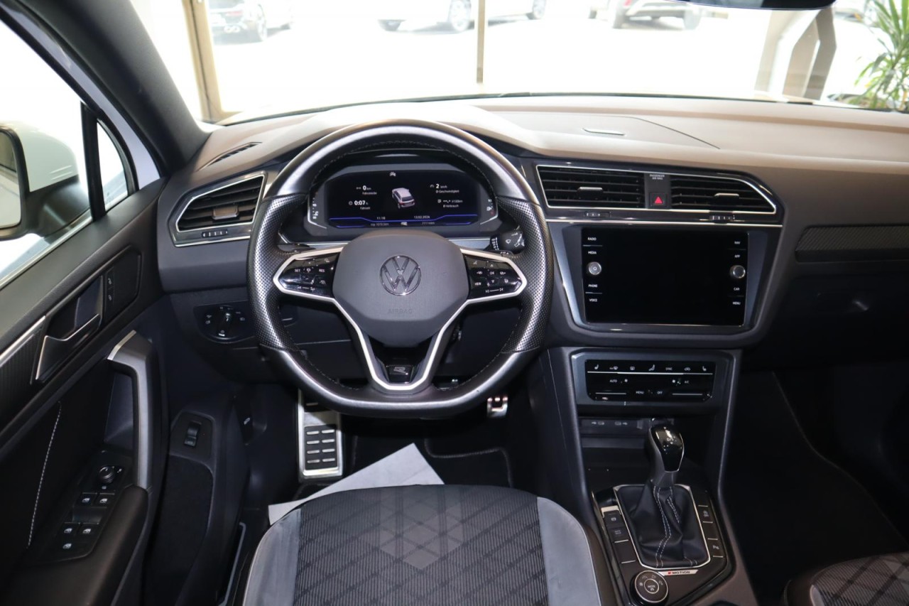 Tiguan 2,0 TSI DSG 4Motion R-Line (AHK+Navi)