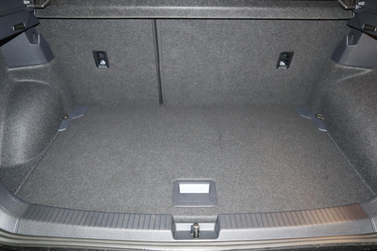 T-Cross 1,0 TSI DSG Style (IQLight+ACC+Navi+RearView)