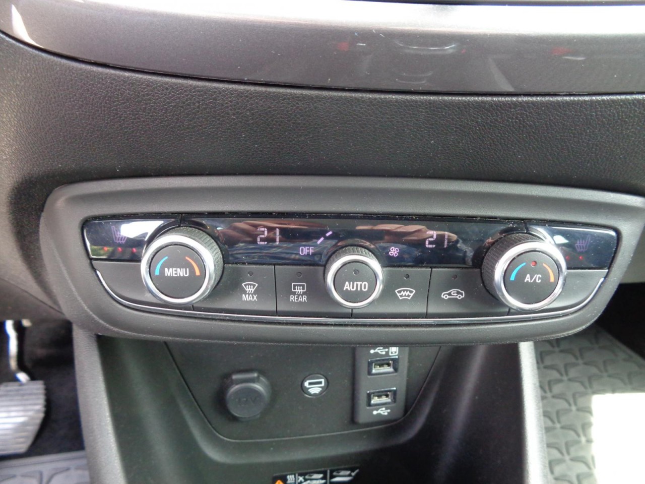 Crossland 1.2 Turbo Ultimate (LED, Navi, PDC)