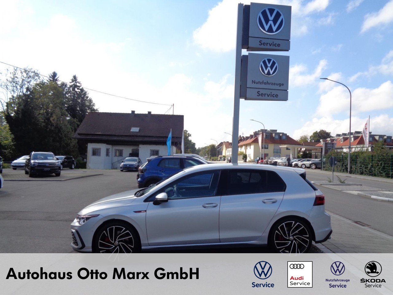 Golf VIII GTI 2,0 TSI DSG (DCC+LED+Navi+RearView)