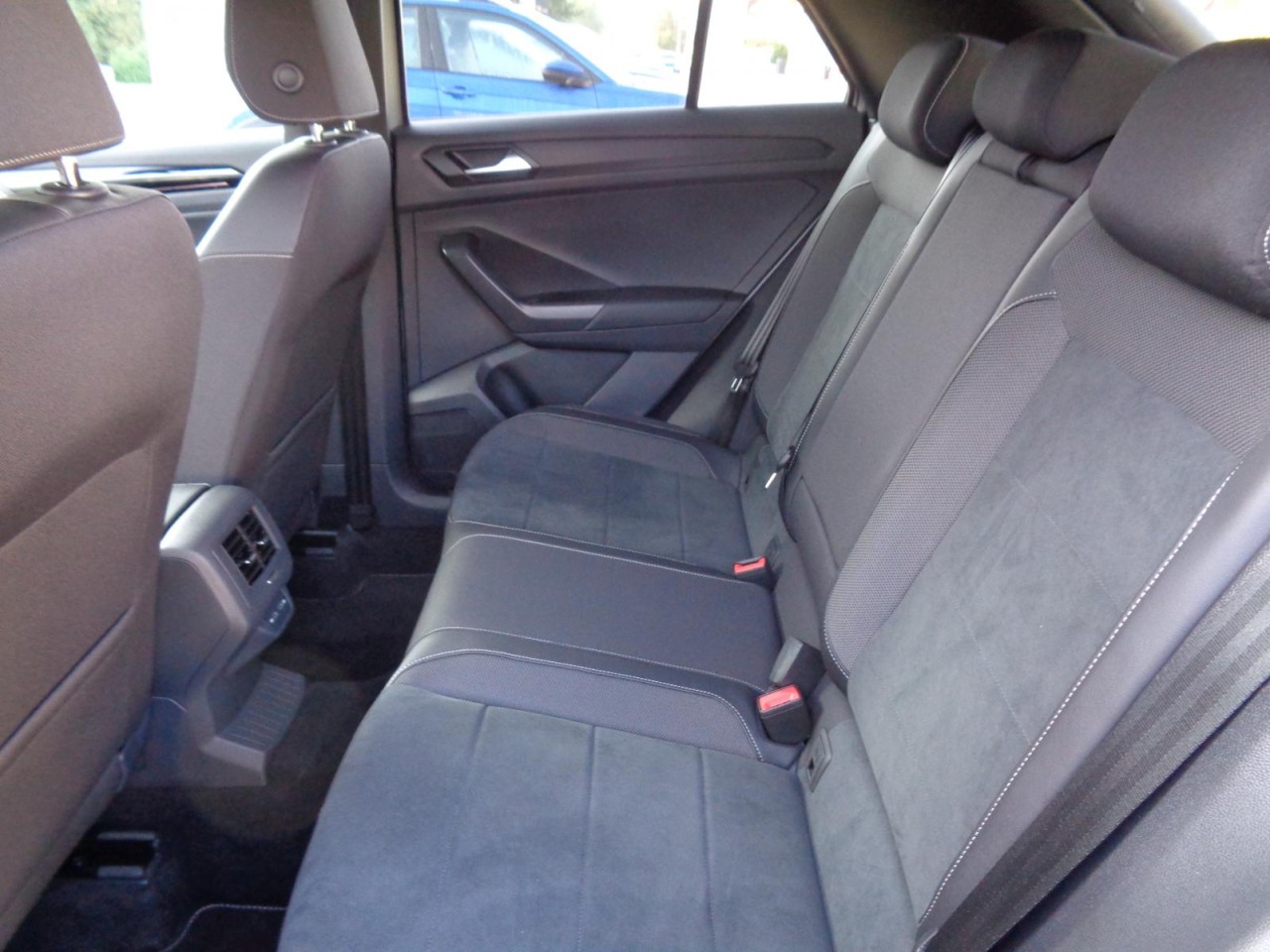 T-Roc 1,5 TSI DSG R-Line (AHK+LED+Navi) Navi