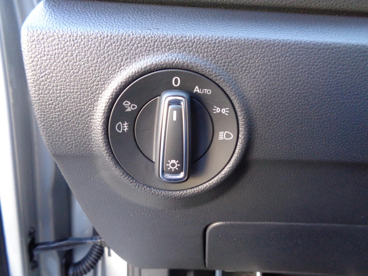 T-Roc 1,5 TSI DSG R-Line (LED+Navi+RearView)