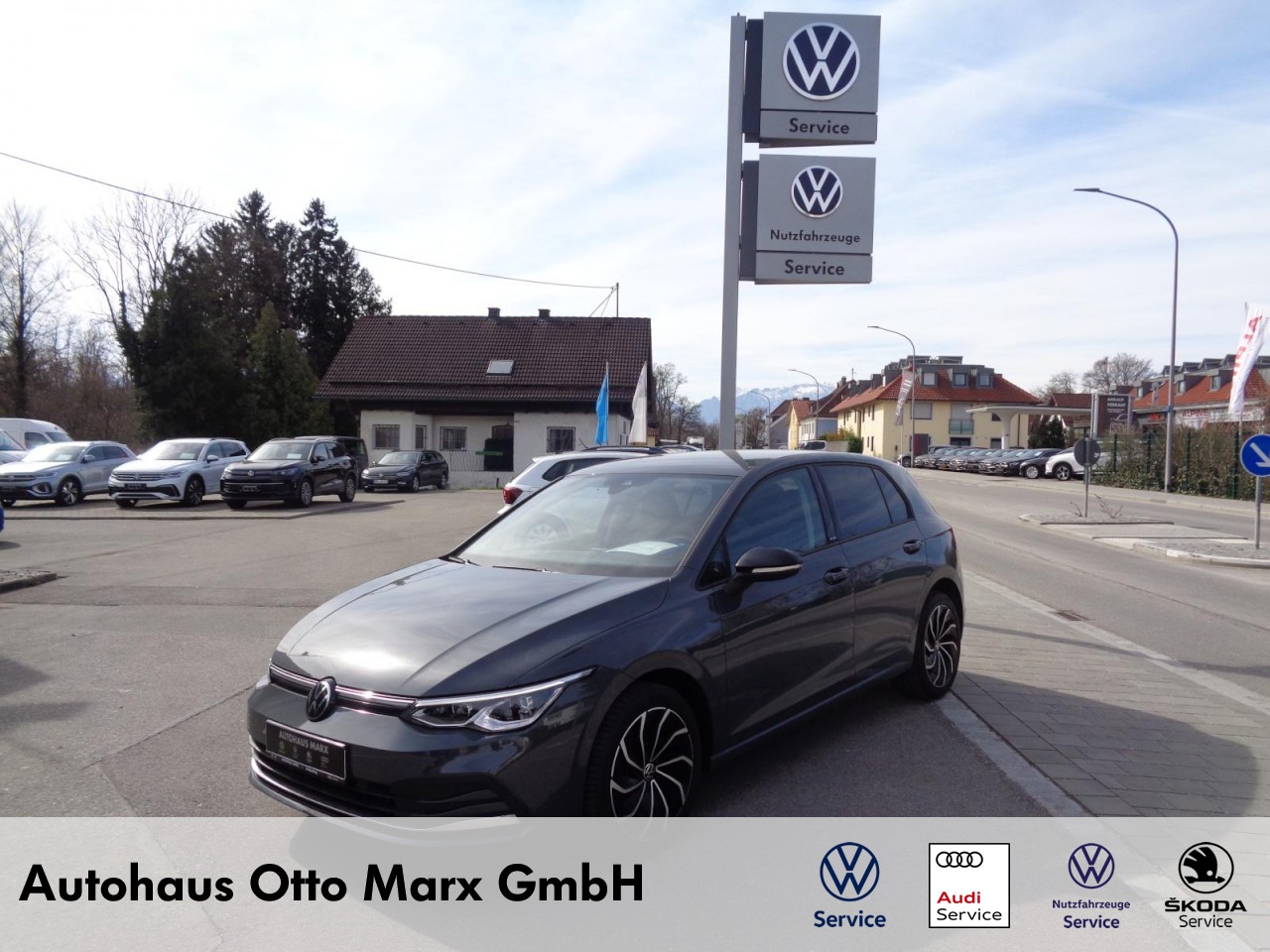 Golf VIII 1,5 eTSI DSG Active (LED+RearView+Navi)