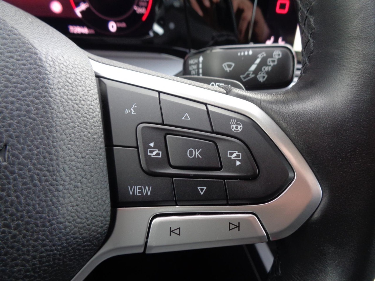 Golf VIII 1,5 eTSI DSG Active (LED+RearView+Navi)