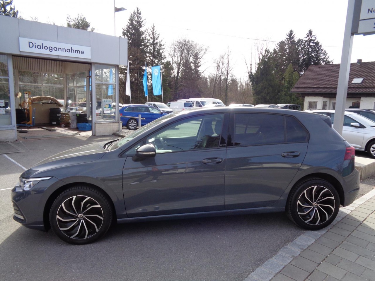 Golf VIII 1,5 eTSI DSG Active (LED+RearView+Navi)