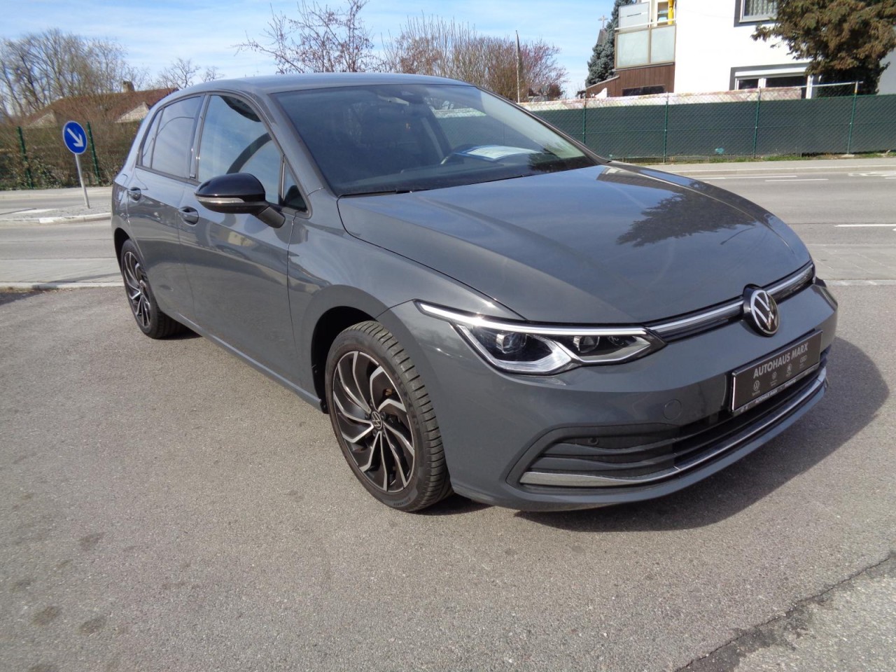 Golf VIII 1,5 eTSI DSG Active (LED+RearView+Navi)