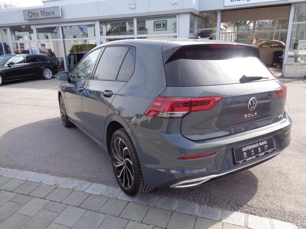 Golf VIII 1,5 eTSI DSG Active (LED+RearView+Navi)