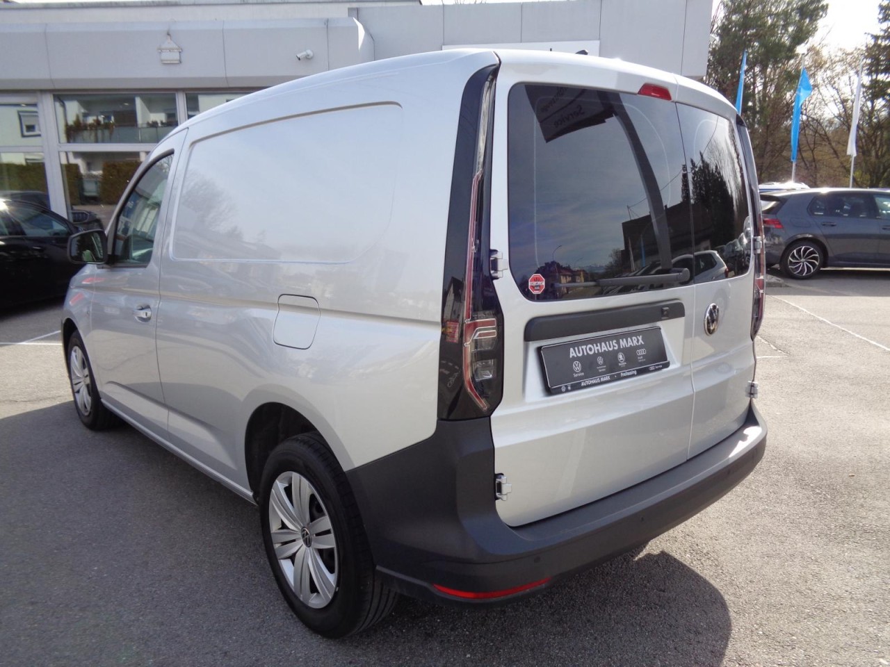 Caddy Cargo 2.0 TDI DSG (NAVI+LED+Sitzh.+RearView+Standh.)