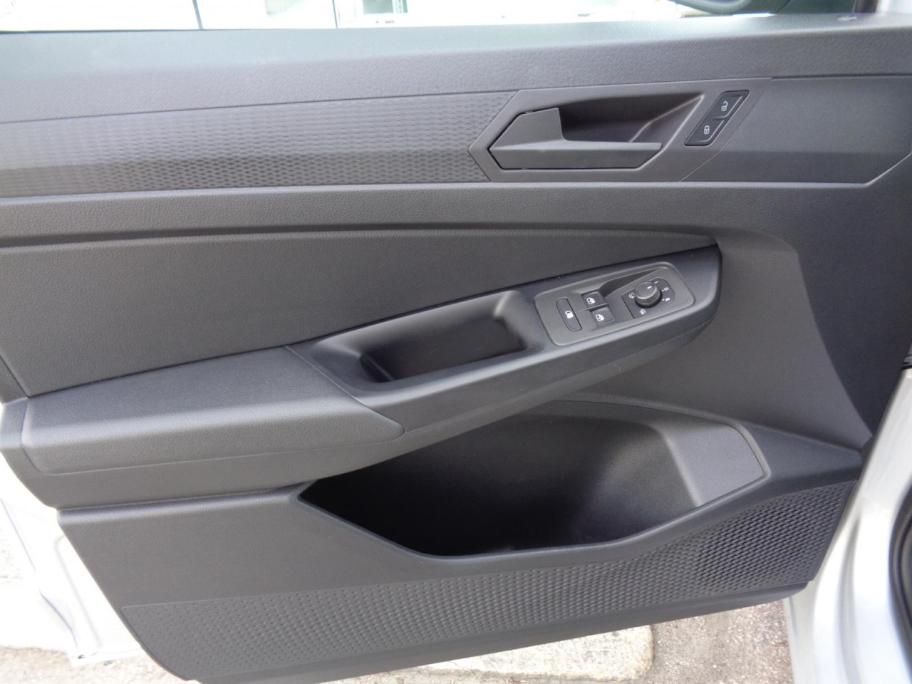 Caddy Cargo 2.0 TDI DSG (NAVI+LED+Sitzh.+RearView+Standh.)