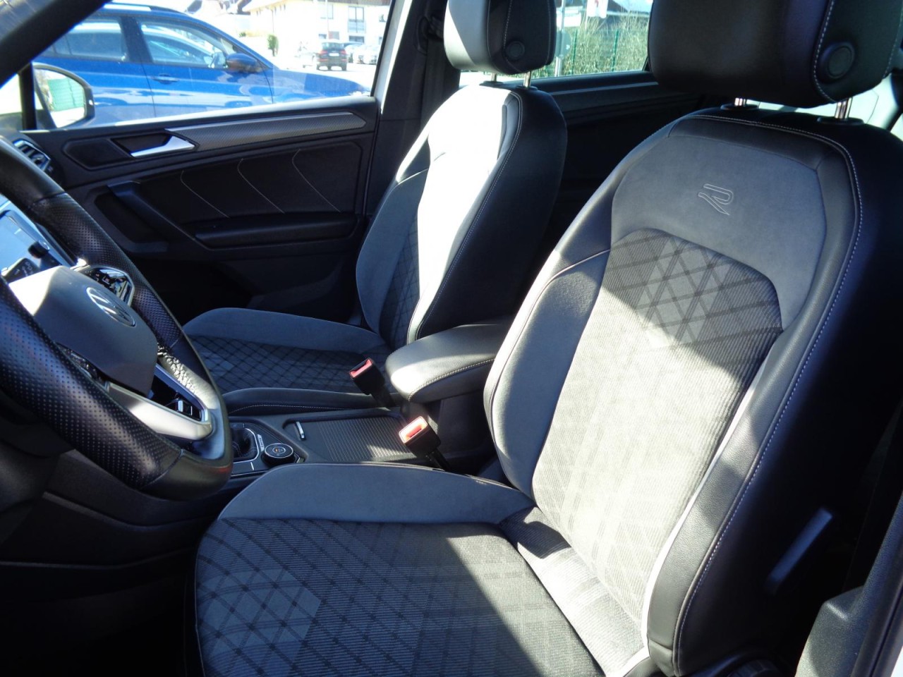 Tiguan 2,0 TSI DSG 4Motion R-Line (AHK+Navi)