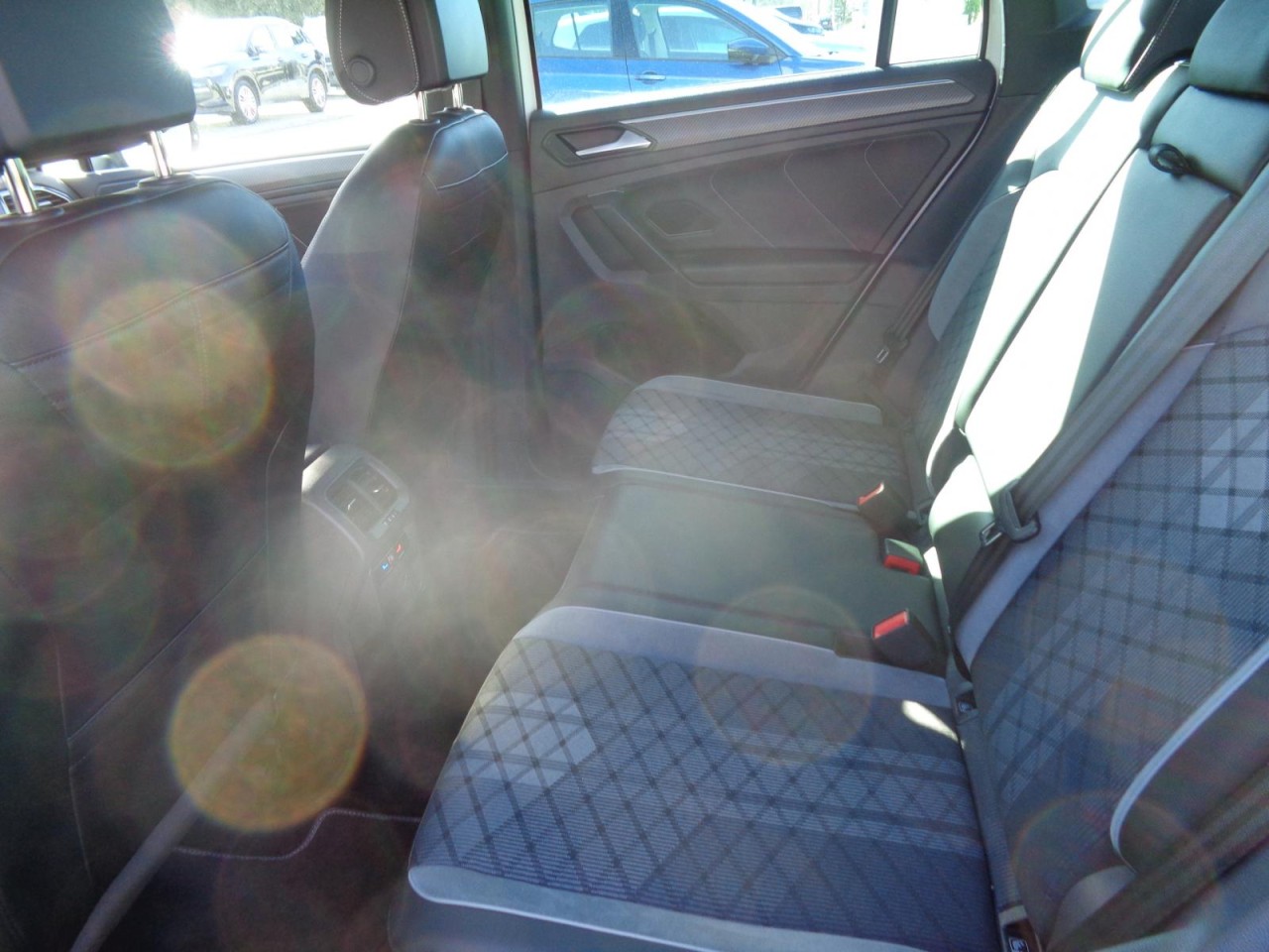 Tiguan 2,0 TSI DSG 4Motion R-Line (AHK+Navi)