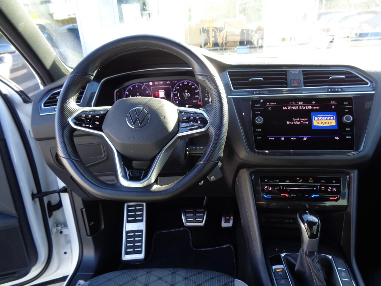 Tiguan 2,0 TSI DSG 4Motion R-Line (AHK+Navi)