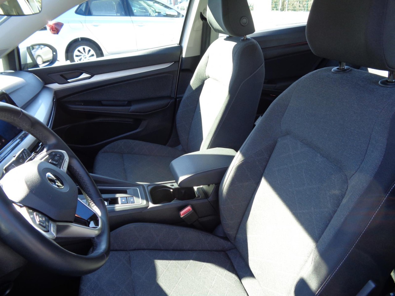 Golf VIII Variant 2.0 TDI DSG Life (Navi, LED, PDC, ACC)