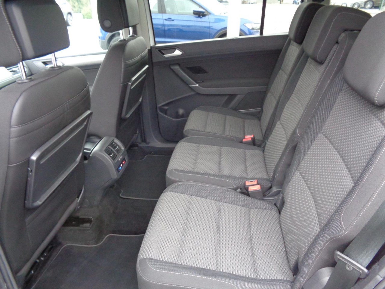 Touran 1.5 TSI Comfortline (AHK, Navi, ACC, LED)