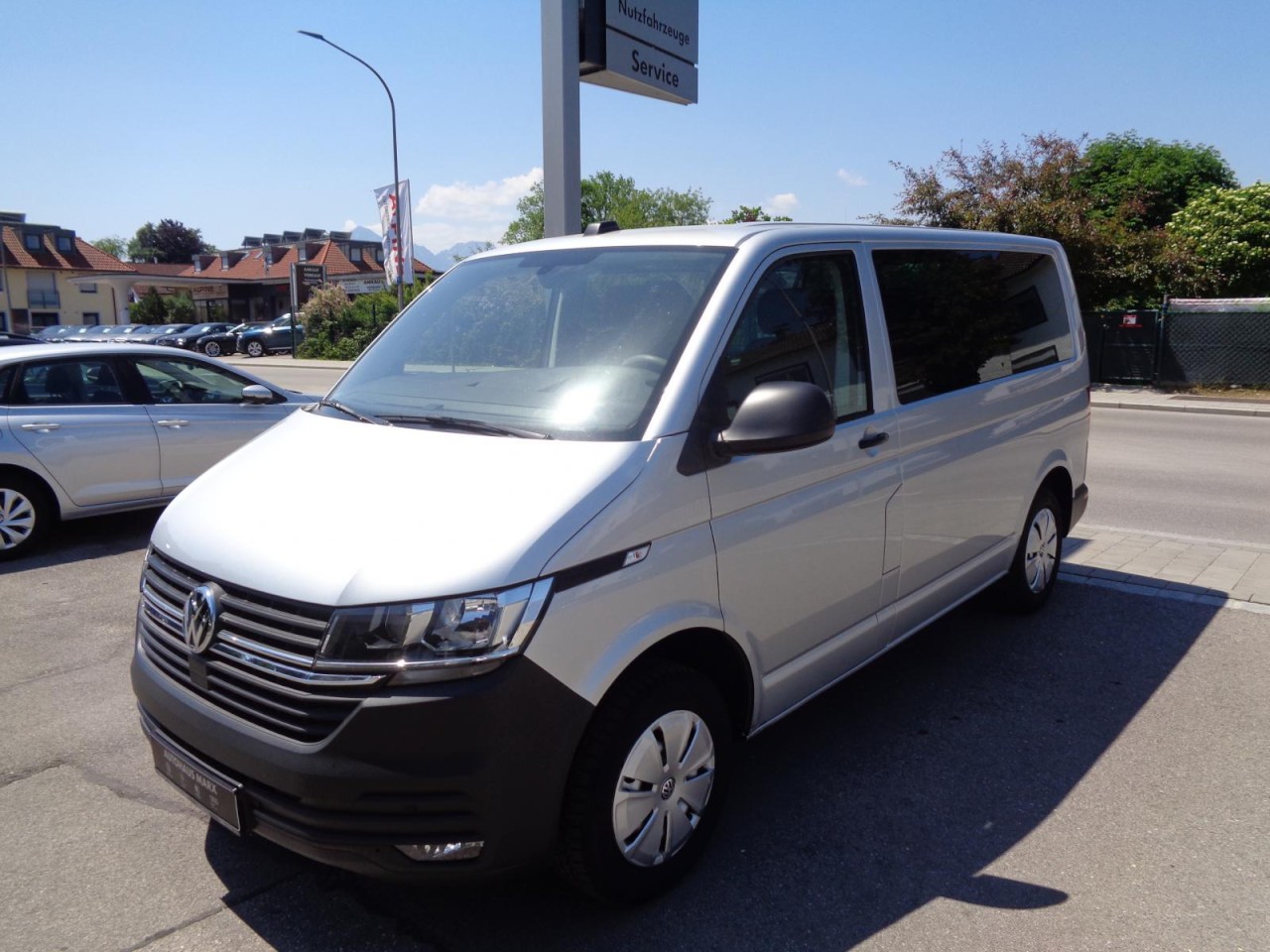 Transporter Kombi T6.1 2.0 TDI (Navi, PDC, GRA, 8-Sitzer)
