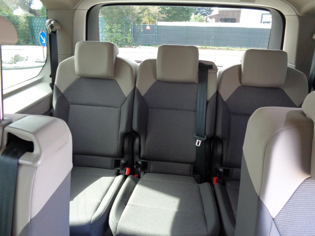 Multivan T7 2.0 TDI DSG LR (AHK, Navi, 7-Sitzer)
