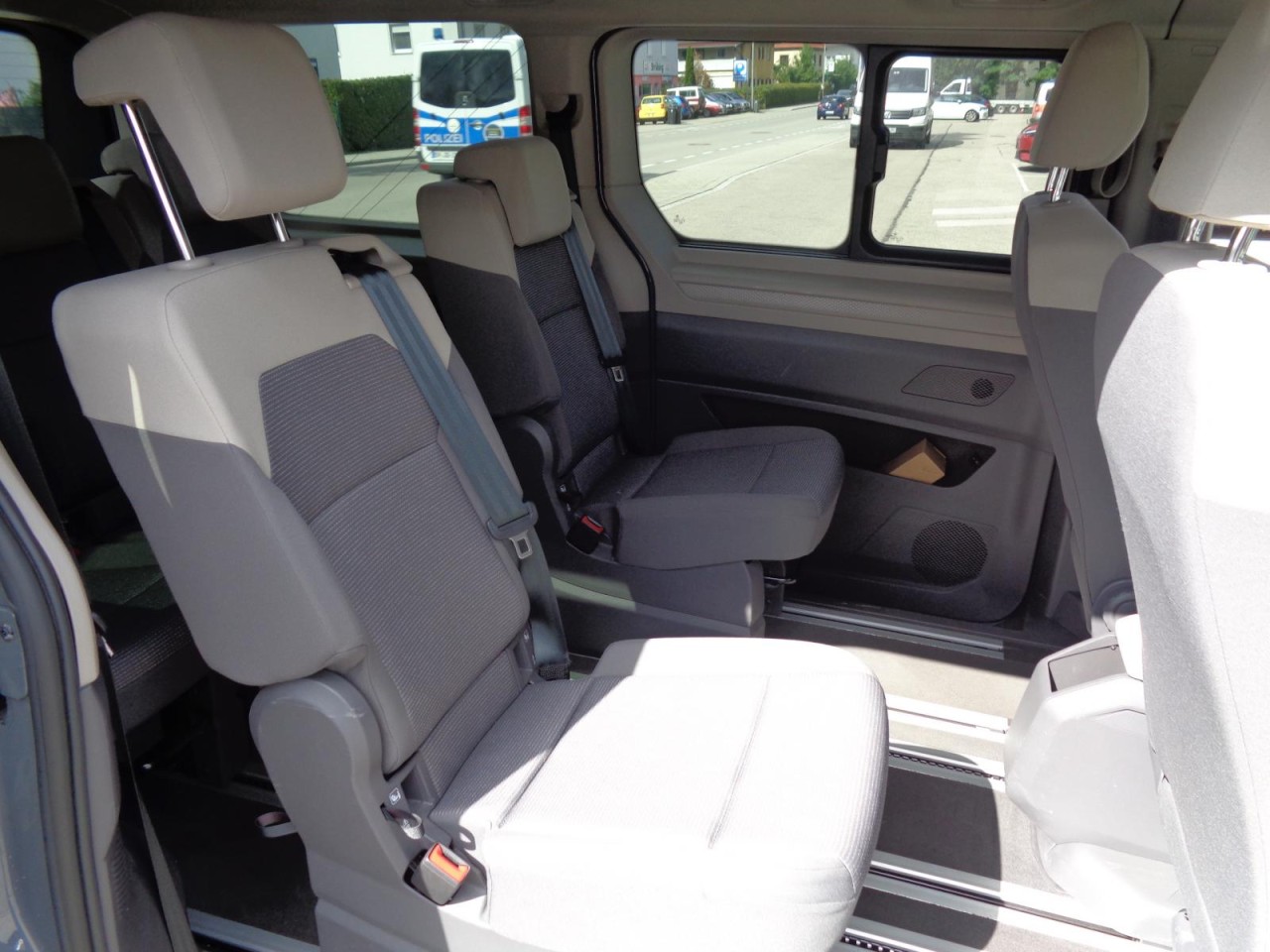 Multivan T7 2.0 TDI DSG LR (AHK, Navi, 7-Sitzer)