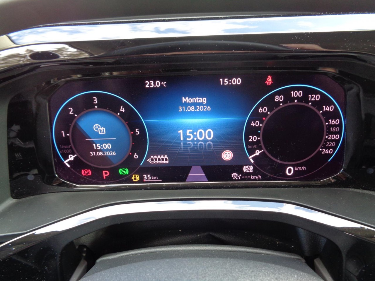 Multivan T7 2.0 TDI DSG LR (AHK, Navi, 7-Sitzer)