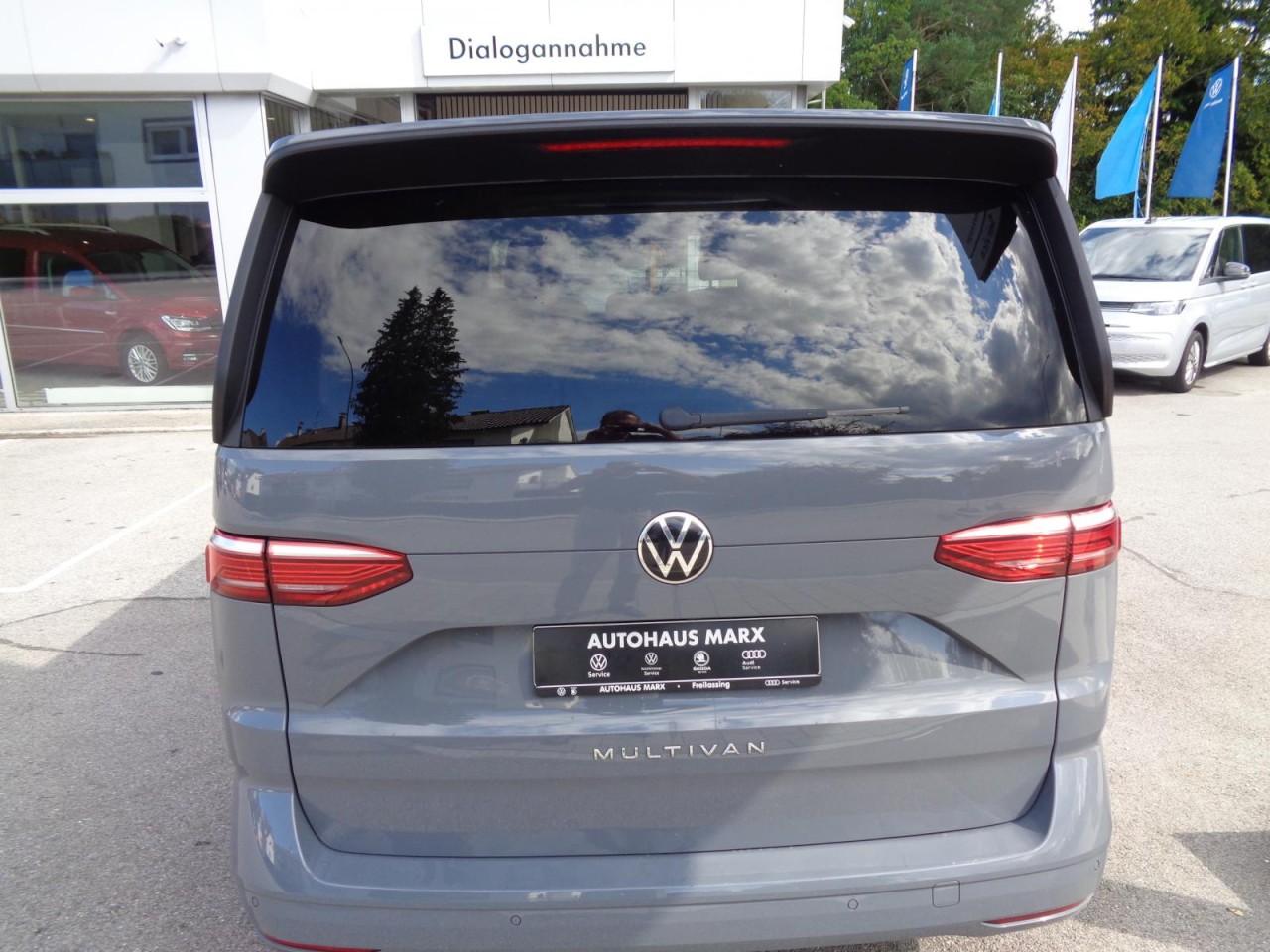 Multivan T7 2.0 TDI DSG LR (AHK, Navi, 7-Sitzer)