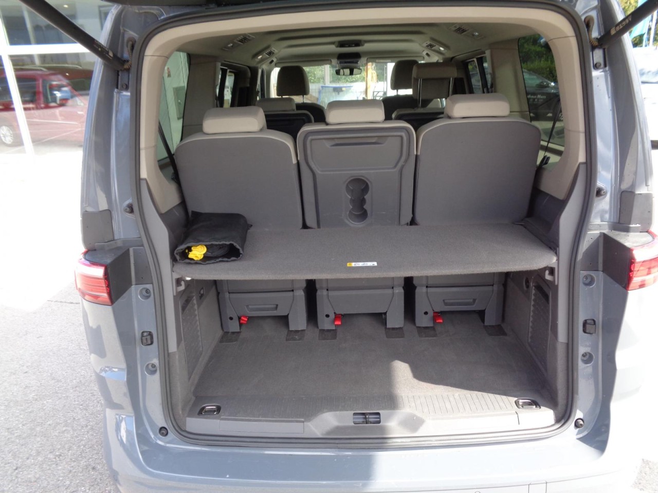 Multivan T7 2.0 TDI DSG LR (AHK, Navi, 7-Sitzer)