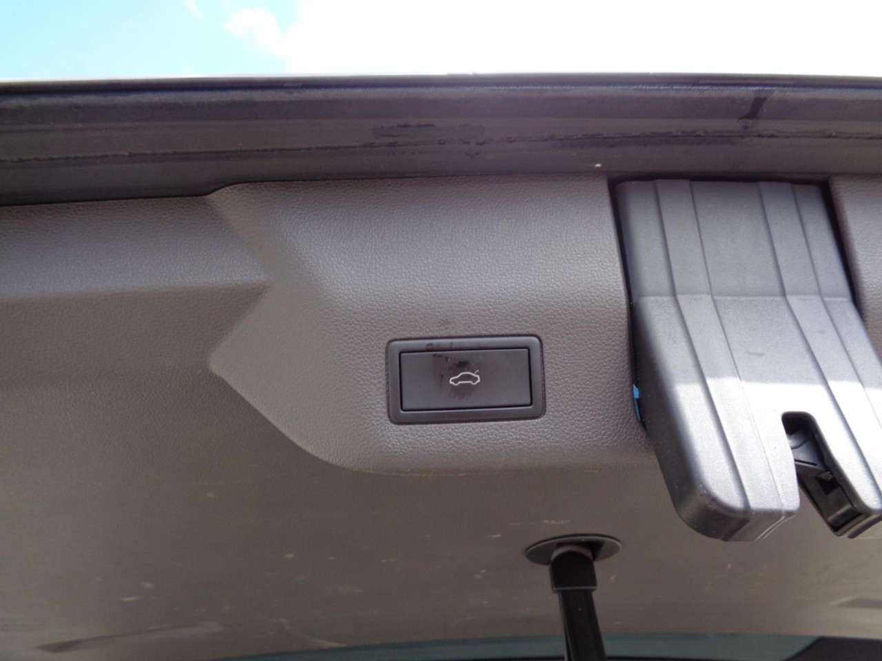 Multivan T7 2.0 TDI DSG LR (AHK, Navi, 7-Sitzer)