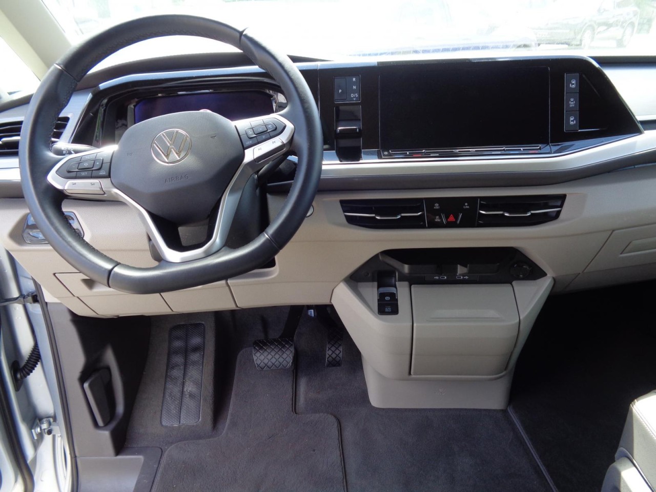 Multivan T7 Life lang 2,0 TDI DSG (7-Sitzer+RearView+ACC)