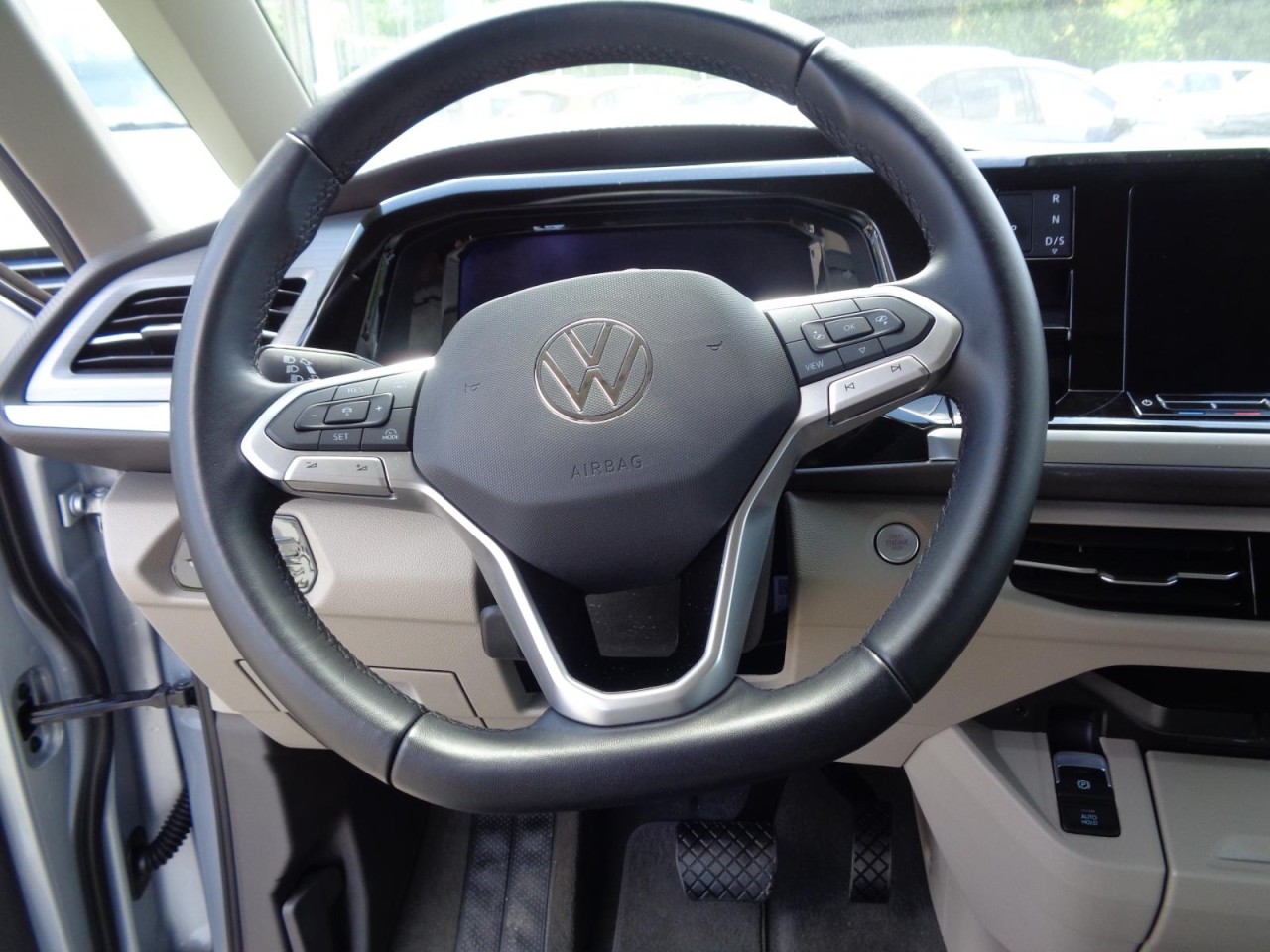 Multivan T7 Life lang 2,0 TDI DSG (7-Sitzer+RearView+ACC)