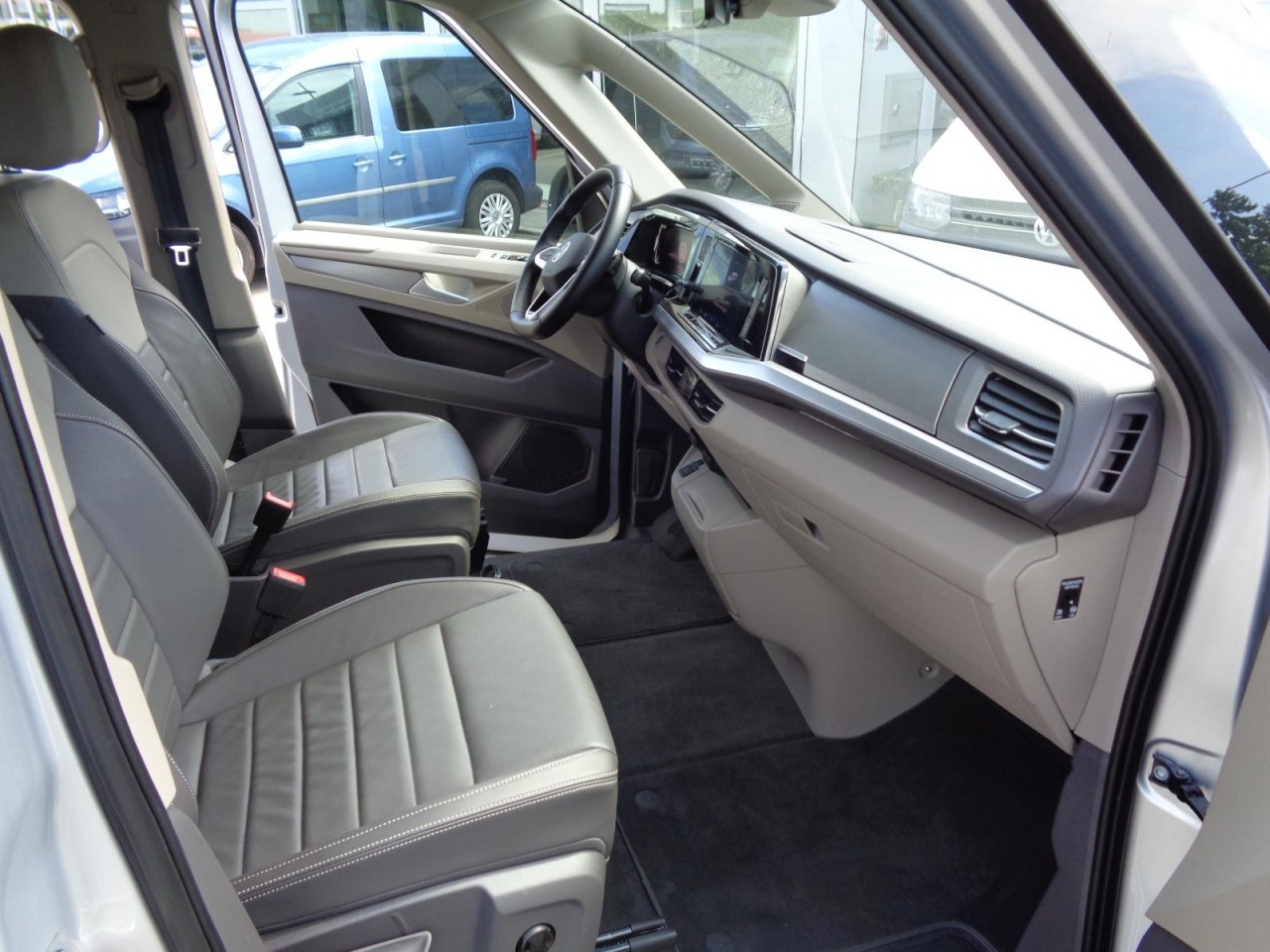 Multivan T7 Life lang 2,0 TDI DSG (7-Sitzer+RearView+ACC)