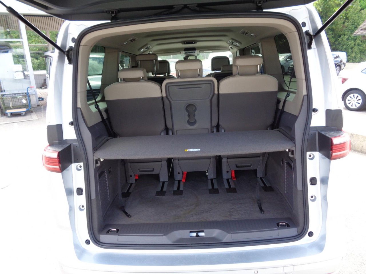 Multivan T7 Life lang 2,0 TDI DSG (7-Sitzer+RearView+ACC)