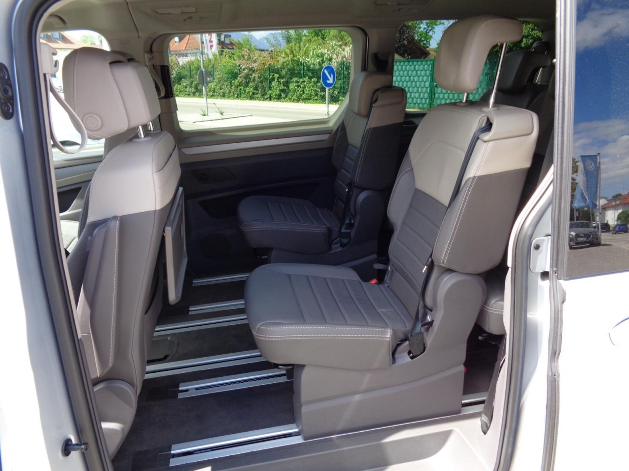 Multivan T7 Life lang 2,0 TDI DSG (7-Sitzer+RearView+ACC)