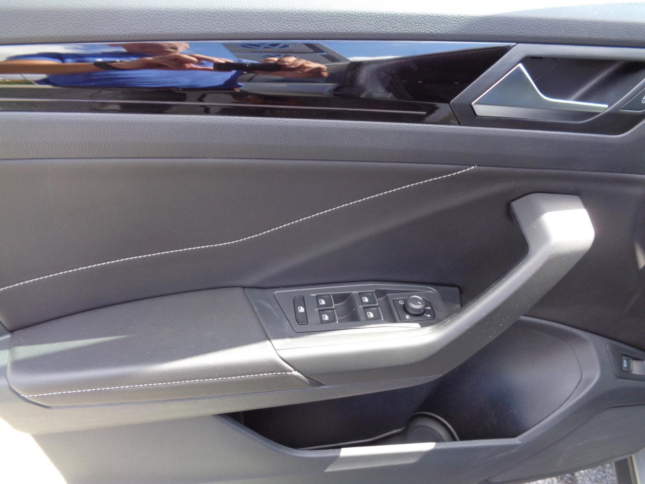 T-Roc 1.5 TSI DSG R-Line (Navi, AHK, ACC, LED)