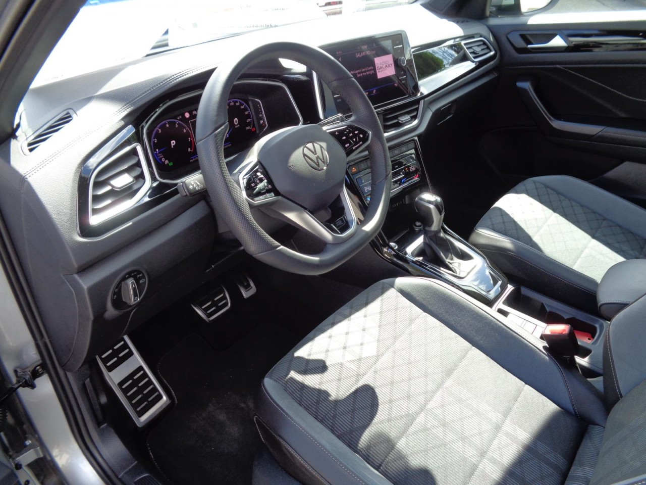 T-Roc 1.5 TSI DSG R-Line (Navi, AHK, ACC, LED)