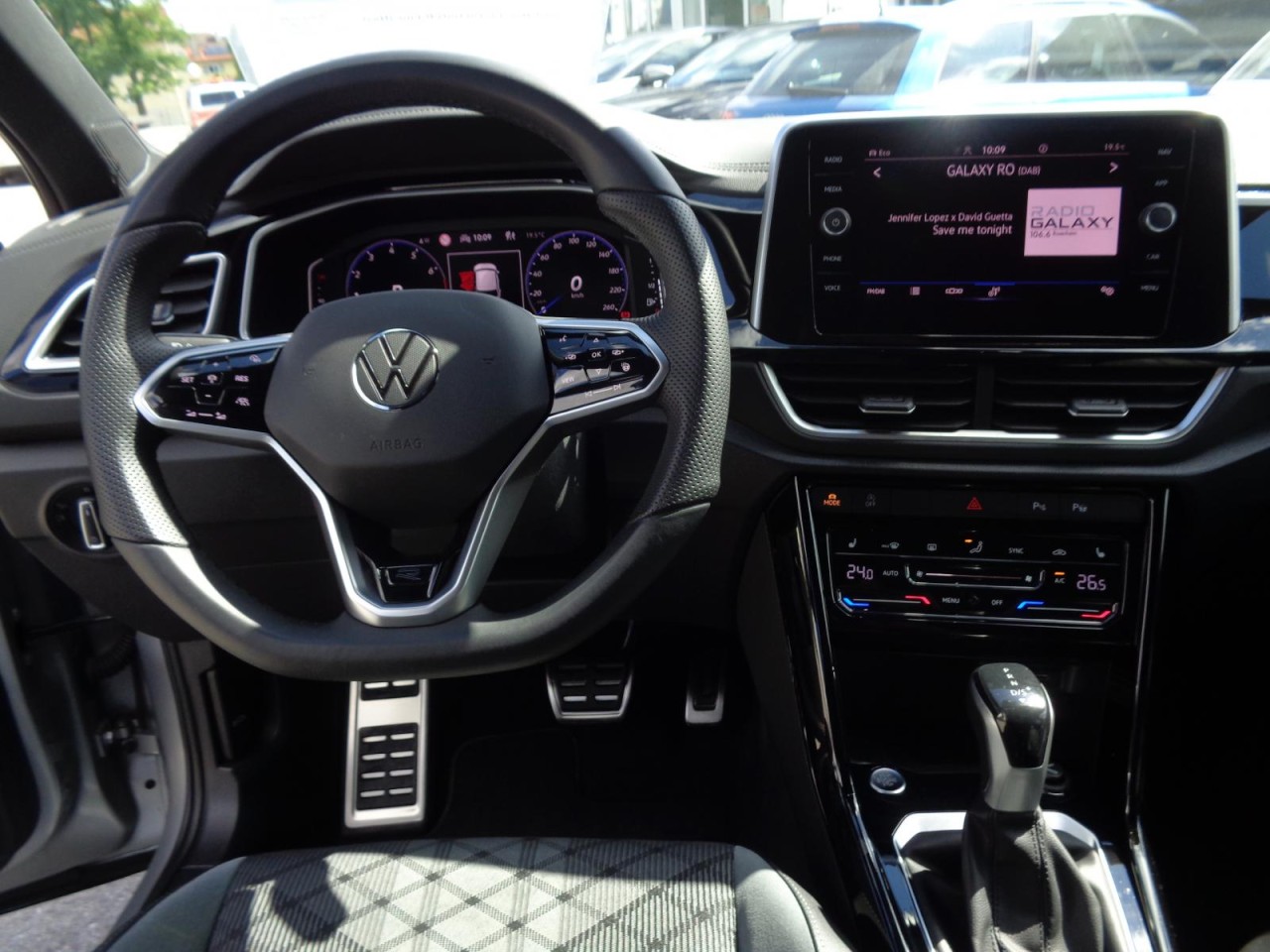 T-Roc 1.5 TSI DSG R-Line (Navi, AHK, ACC, LED)
