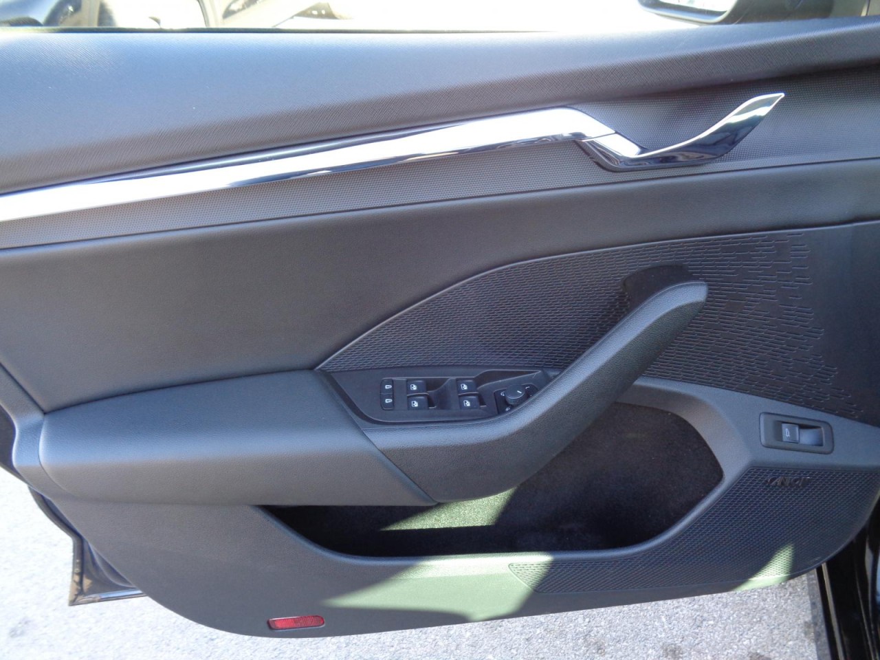 Octavia Combi 2.0 TDI DSG Style (AHK, LED, Canton)