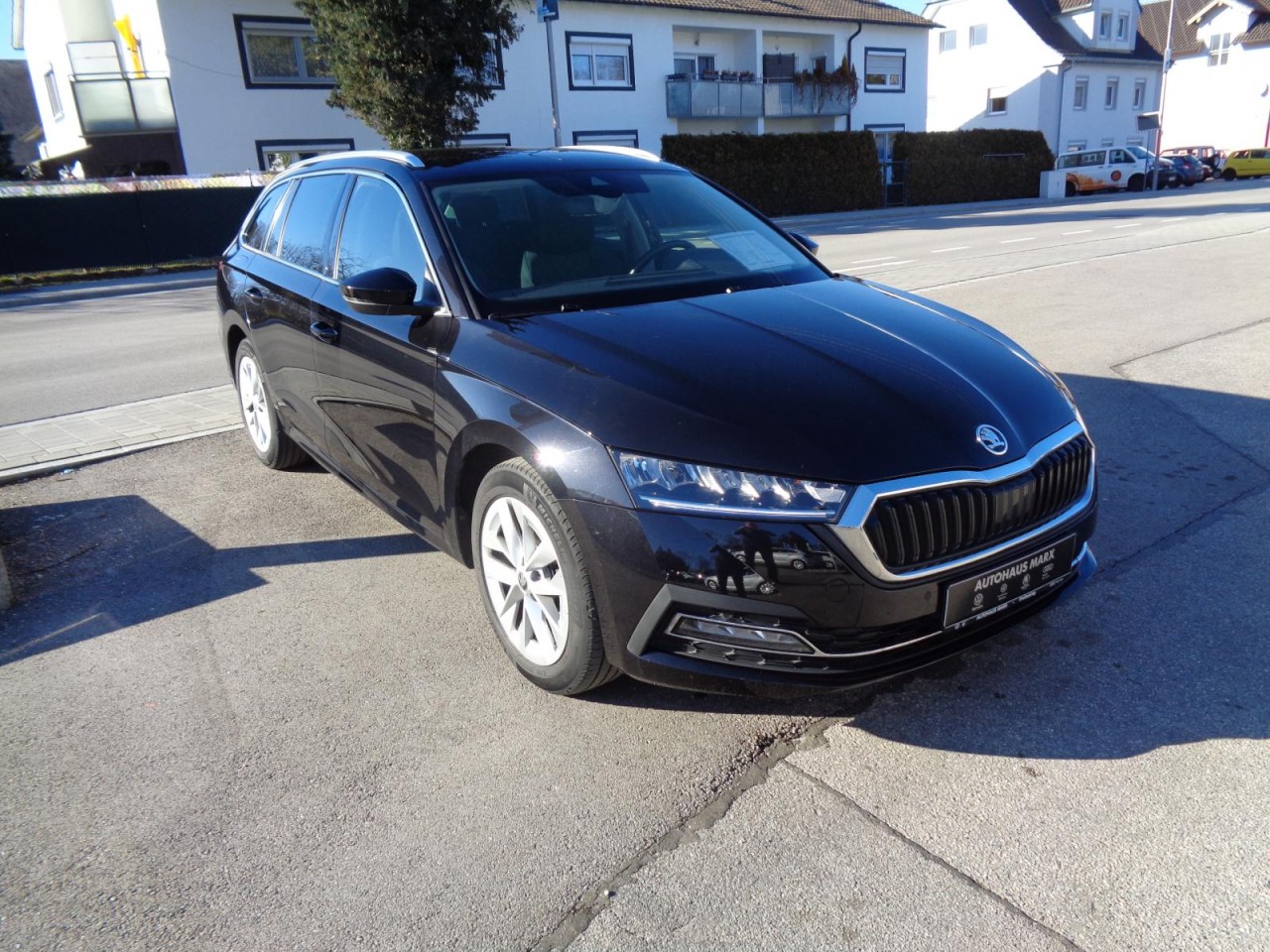 Octavia Combi 2.0 TDI DSG Style (AHK, LED, Canton)