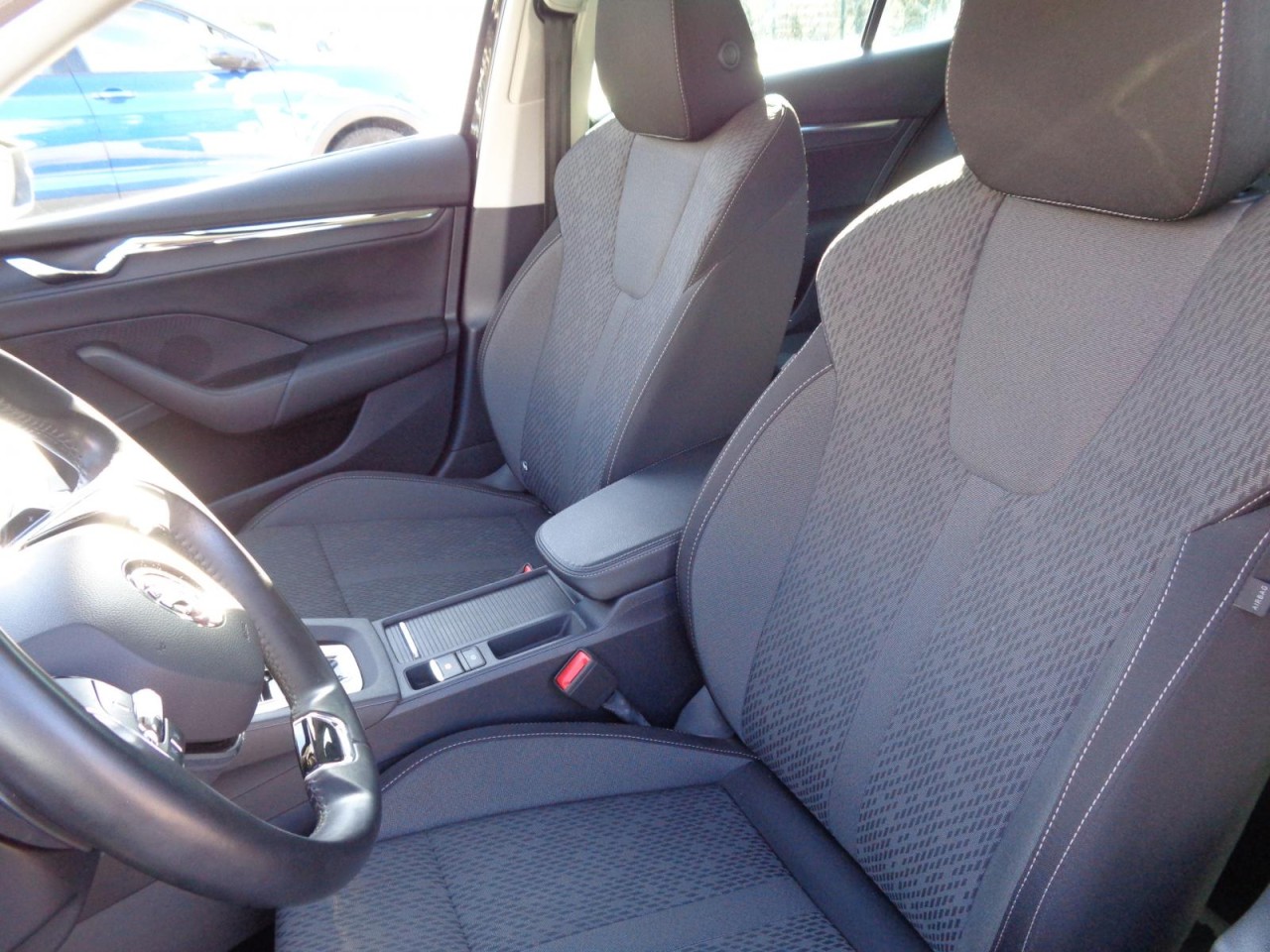 Octavia Combi 2.0 TDI DSG Style (AHK, LED, Canton)