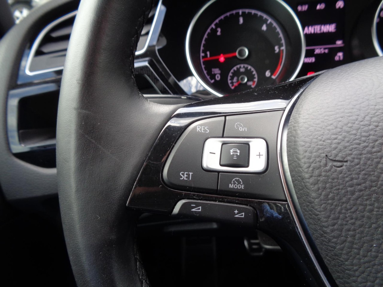 Touran 1.6 TDI Sound (ACC, Navi, 7-Sitzer)