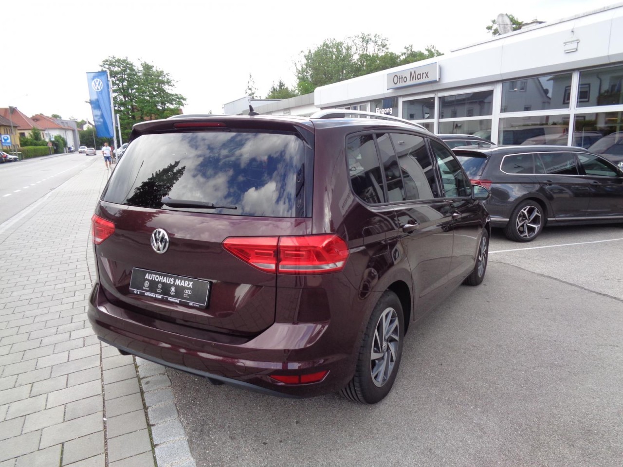 Touran 1.6 TDI Sound (ACC, Navi, 7-Sitzer)