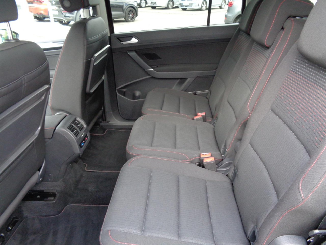 Touran 1.6 TDI Sound (ACC, Navi, 7-Sitzer)