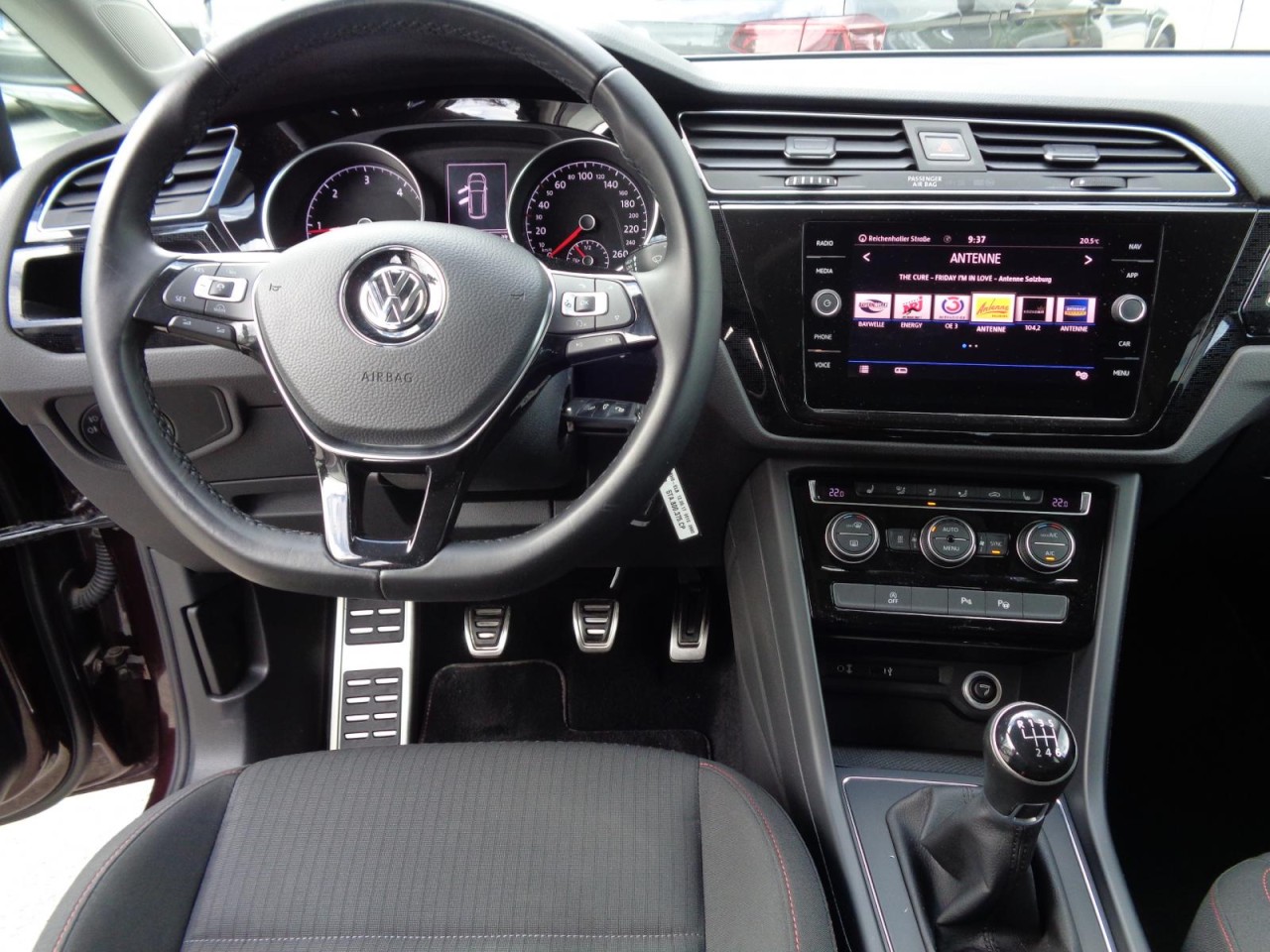 Touran 1.6 TDI Sound (ACC, Navi, 7-Sitzer)