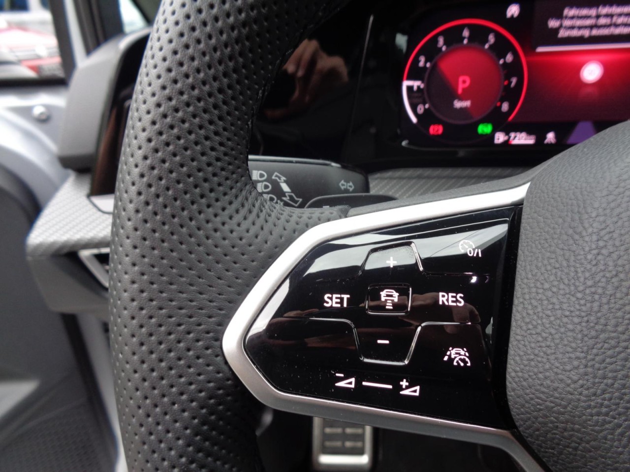 Golf VIII 2.0 TSI DSG R-Line (Navi, LED, ACC, PDC)