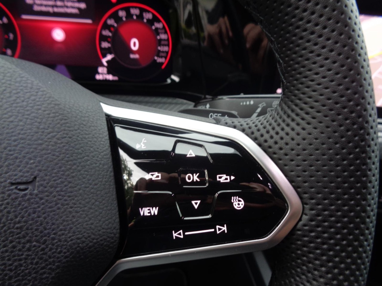 Golf VIII 2.0 TSI DSG R-Line (Navi, LED, ACC, PDC)