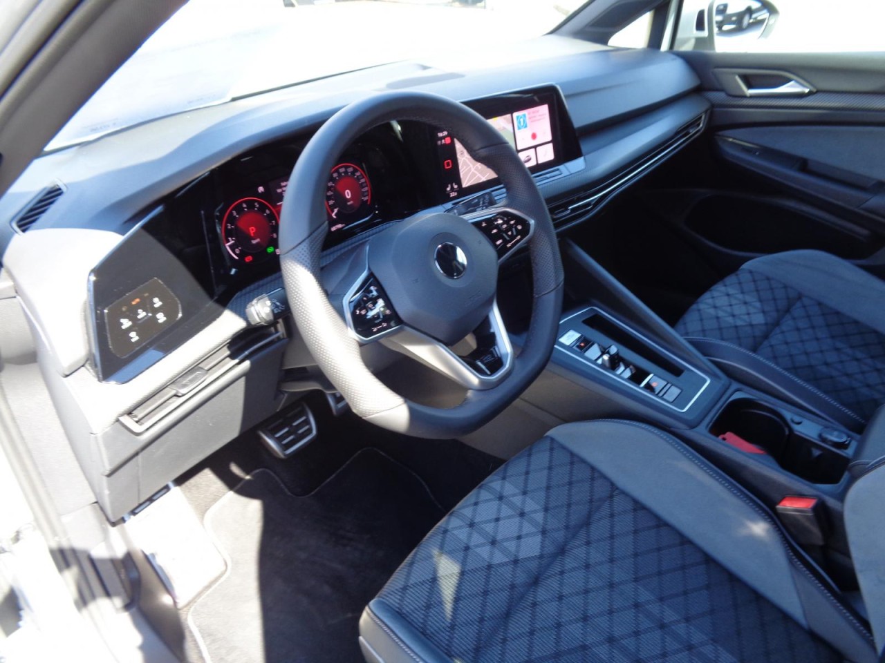 Golf VIII 2.0 TSI DSG R-Line (Navi, LED, ACC, PDC)